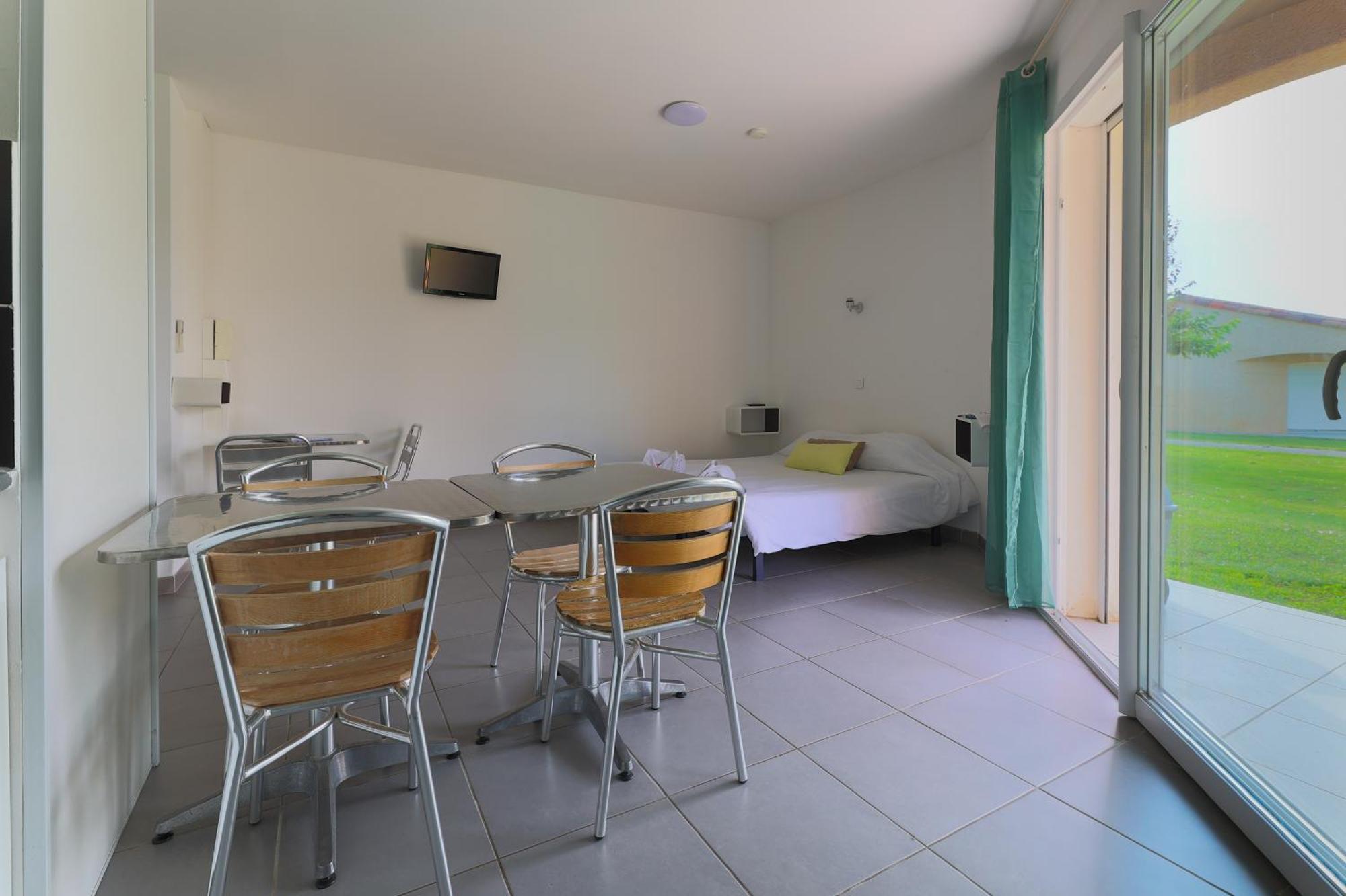 Park & Suites Village Gorges De L'Herault-Cevennes Brissac Luaran gambar