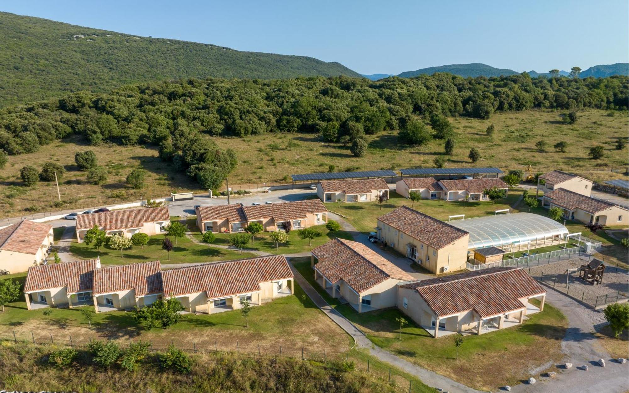 Park & Suites Village Gorges De L'Herault-Cevennes Brissac Luaran gambar