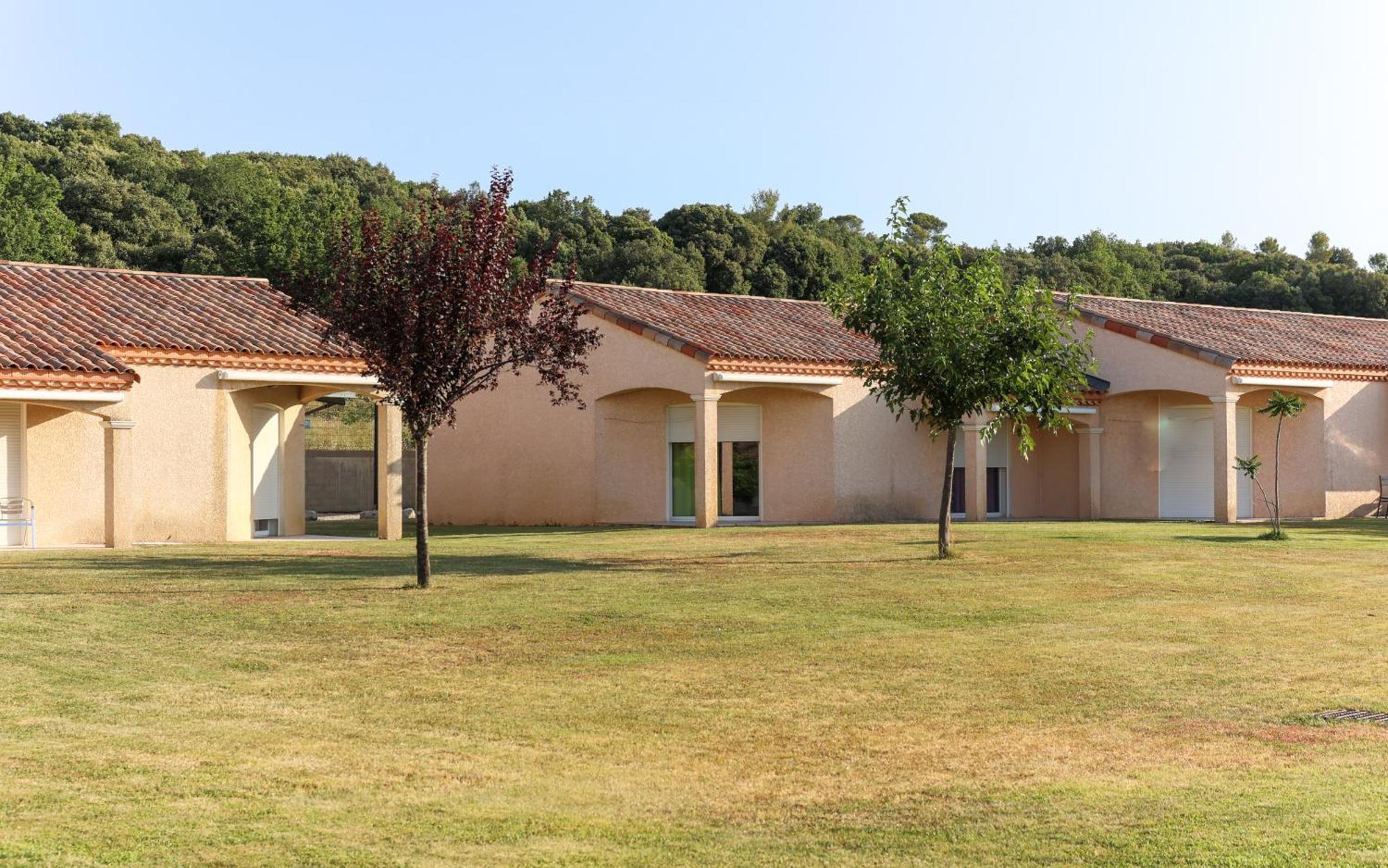 Park & Suites Village Gorges De L'Herault-Cevennes Brissac Luaran gambar