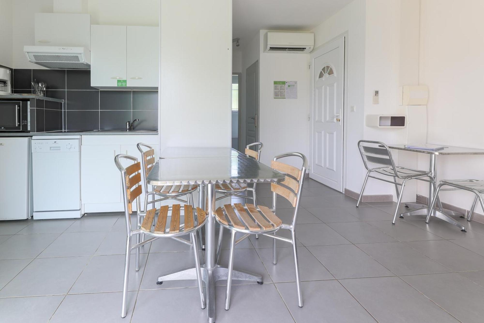 Park & Suites Village Gorges De L'Herault-Cevennes Brissac Luaran gambar