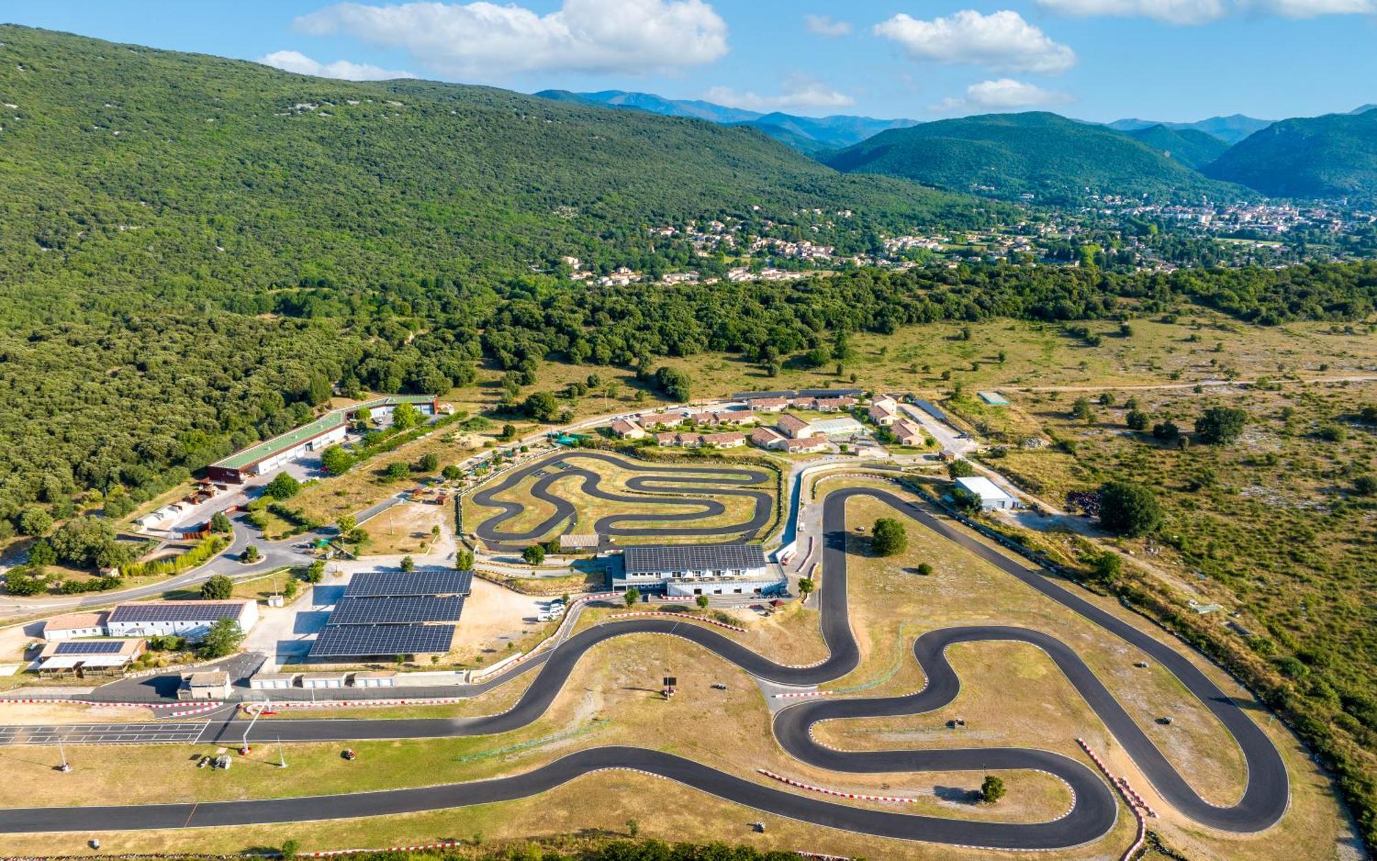 Park & Suites Village Gorges De L'Herault-Cevennes Brissac Luaran gambar