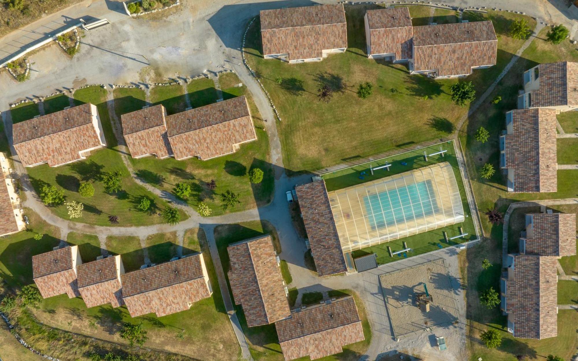 Park & Suites Village Gorges De L'Herault-Cevennes Brissac Luaran gambar