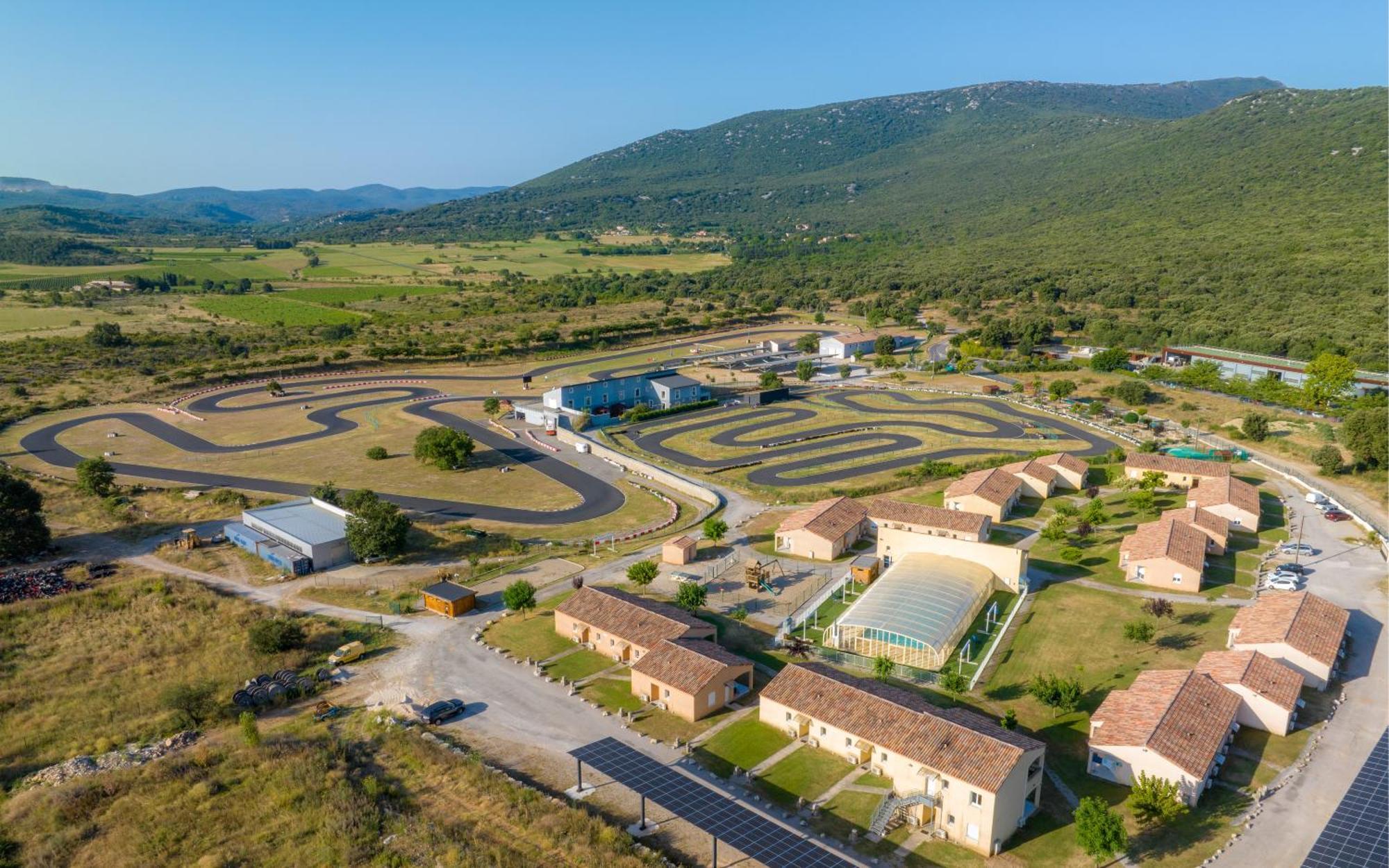 Park & Suites Village Gorges De L'Herault-Cevennes Brissac Luaran gambar