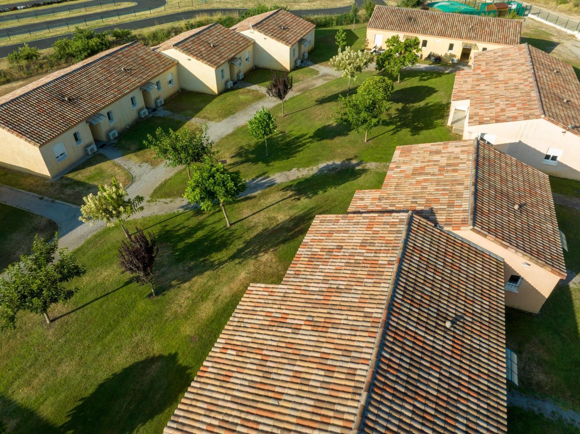 Park & Suites Village Gorges De L'Herault-Cevennes Brissac Luaran gambar