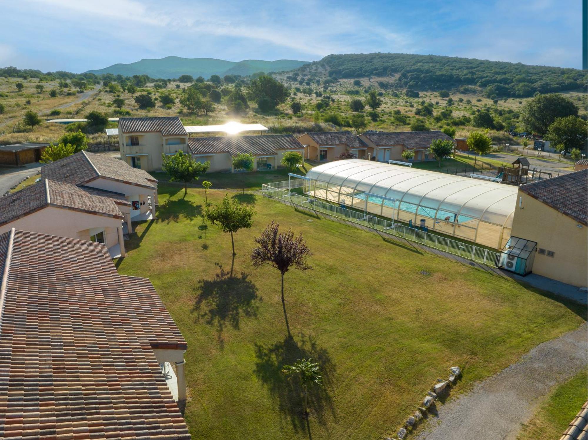 Park & Suites Village Gorges De L'Herault-Cevennes Brissac Luaran gambar